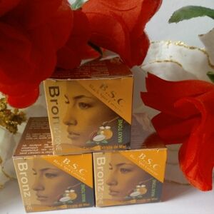 4 Pcs Bronze tone spot corrector face cream With Honey and Cocoa Extracts